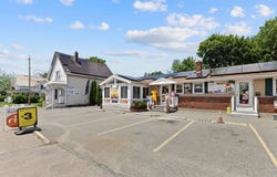 616 Centre St, Brockton, MA 02302