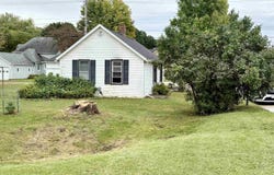 202 State Street, Decorah, IA 52101