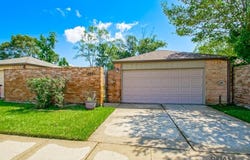 2331 Torrey Pine Dr, Baton Rouge, LA 70816