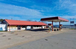 1106 E Cedar Creek Parkway, Seven Points, TX 75143