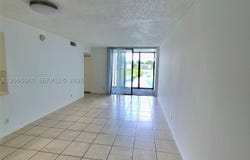 210 Lake Pointe Dr, Oakland Park, FL 33309