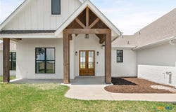 1060 Hackberry Road, Salado, TX 76571