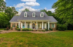205 Blackhawk Drive, Carbondale, IL 62901