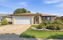 7116 W 85th Place, Burbank, IL 60459