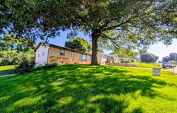 1002 N Division St, Audubon, IA 50025