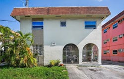 450 SW 9th St, Miami, FL 33130