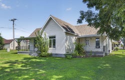 117 E Summit Avenue, Seymour, MO 65746