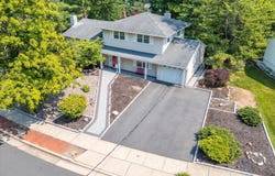 560 Wakefield Drive, Metuchen, NJ 08840
