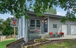 3560 SW Kiowa ST, Topeka, KS 66614