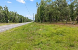 001 E 24th St, Bronson, FL 32621