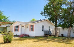 1211 Crescent Dr, McCamey, TX 79752