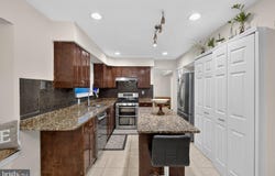 2 DENNISON Place, PLAINSBORO, NJ 08536