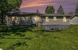600 Second Avenue, Hale, MI 48739