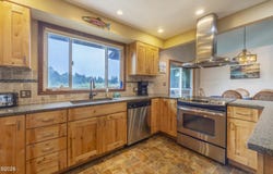 2823 NE Jackson Place, Newport, OR 97365