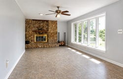 211 S Meridian Rd, Wellington, KS 67152