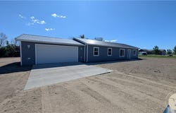 197 Knott Loop, Bainville, MT 59212