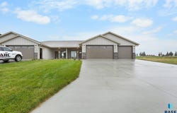 505 Mill Pond Rd, Rock Rapids, IA 51246