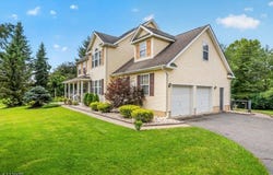 33 Summit Rd, Green Twp., NJ 07821-2057