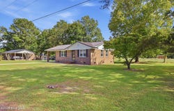 109 E Walnut Street, Bladenboro, NC 28320