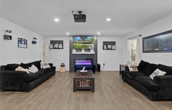 1124 N GRANT Avenue, MOUNT DORA, FL 32757