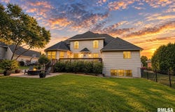 1825 AUTUMN Ridge, Washington, IL 61571