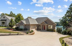 215 Tecumseh Way, Loudon, TN 37774