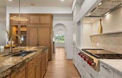 140 Oakhampton Trail, Ingram, TX 78025