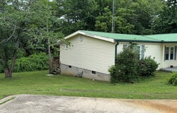 6165 Highway 69, PARIS, TN 38242
