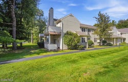 214 Monmouth Way, Halfmoon, NY 12065