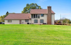 3350 Lakeview Drive, Suamico, WI 54173