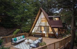 6760 Moore Dr, Oakland, CA 94611