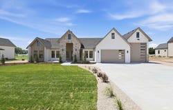 24789 Ardmore Ct, Caldwell, ID 83607