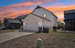 416 Stagecoach Trl, San Marcos, TX 78666