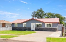 809 LAMAR St, Texico, NM 88135