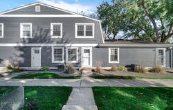 339 Farmington Lane, Vernon Hills, IL 60061