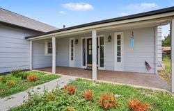 110 W Davis St, Tipton, OK 73570