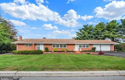 41 HILLCREST Drive, HANOVER, PA 17331