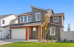 652 MOSCOW St, Sandpoint, ID 83864