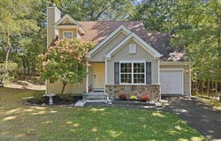 6105 Braintree Drive, Bushkill, PA 18324