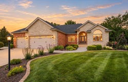 910 Hawk Circle, Crown Point, IN 46307