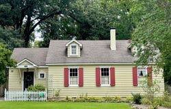 166 S HOLMES St, Memphis, TN 38111