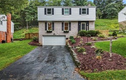 1266 Delfield Dr, Bethel Park, PA 15102