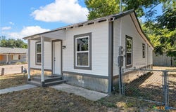 1803 N Fannin Avenue, Cameron, TX 76520