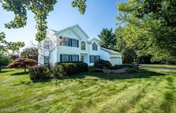 20 Ivywood Drive, Selkirk, NY 12158