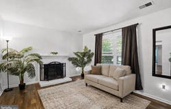 2 HORSESHOE CIRCLE, HORSHAM, PA 19044