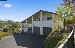 20 Surmont Ct, Lafayette, CA 94549