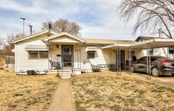 102 Village Dr, Watonga, OK 73772