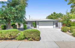 2011 Regis DR, Davis, CA 95618
