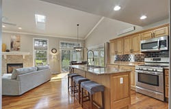 827 Eagleton Dr, Lake Geneva, WI 53147