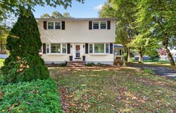 20 Bayberry Lane, Montville, CT 06382